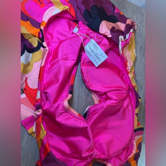 Trina Turk Bandeau Fan Faire Bikini Top Size 8 Ruffle Multicolor Strapless NWT - Picture 6 of 7